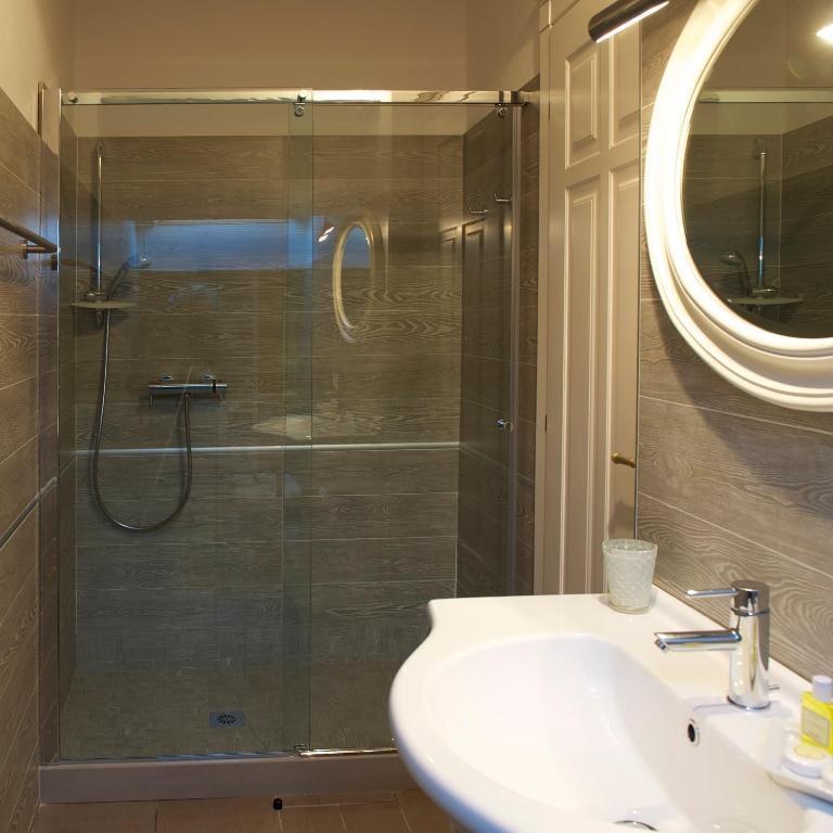M Club De Luxe B&B Ravena Quarto foto