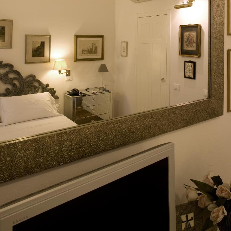M Club De Luxe B&B Ravena Quarto foto